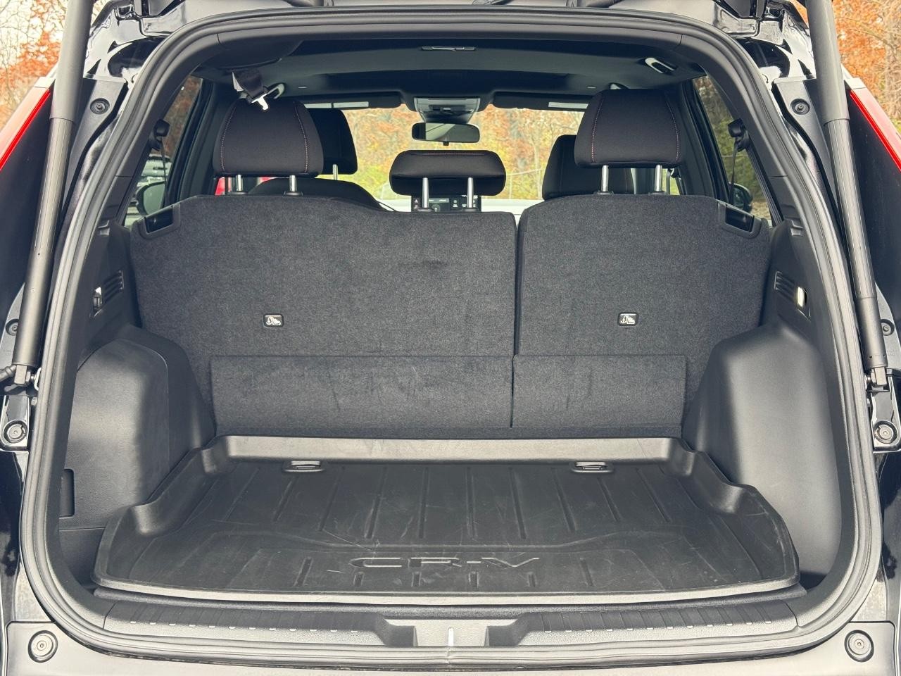 Honda CR-V Hybrid Vehicle Full-screen Gallery Image 04