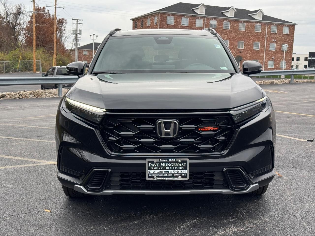 Honda CR-V Hybrid Vehicle Full-screen Gallery Image 09