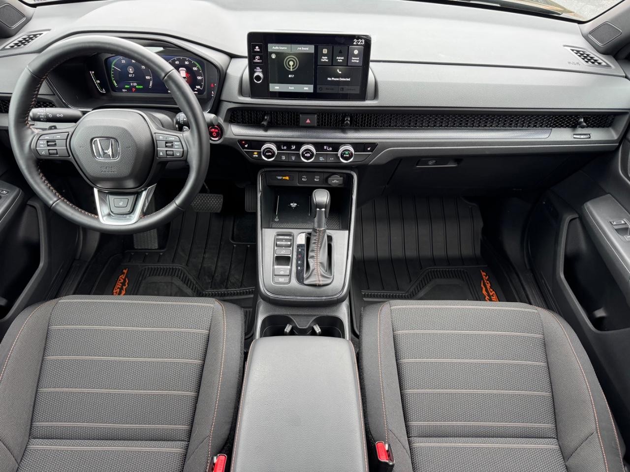 Honda CR-V Hybrid Vehicle Full-screen Gallery Image 11