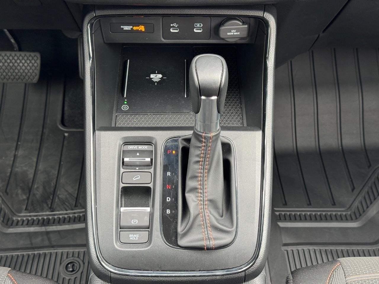 Honda CR-V Hybrid Vehicle Full-screen Gallery Image 15