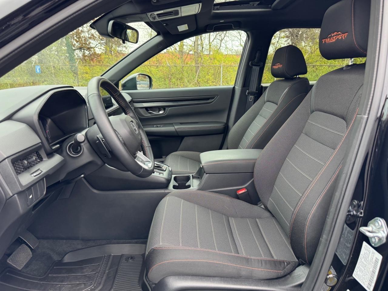 Honda CR-V Hybrid Vehicle Full-screen Gallery Image 18