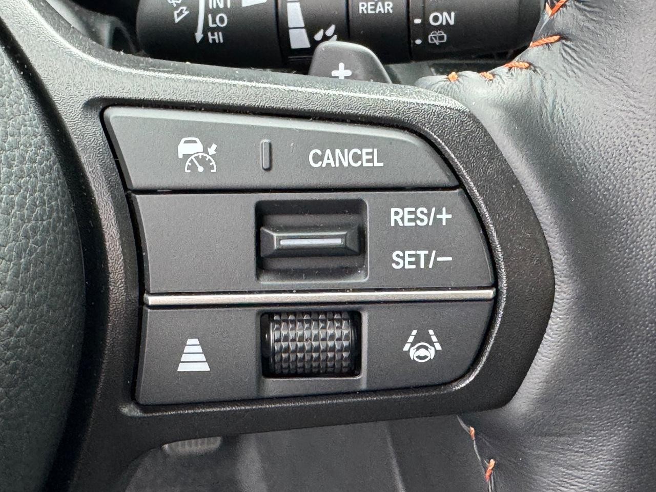 Honda CR-V Hybrid Vehicle Full-screen Gallery Image 22