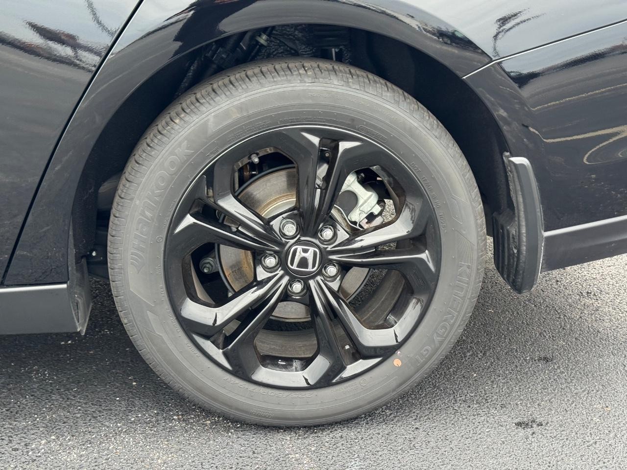 Honda Accord Sedan Vehicle Full-screen Gallery Image 07