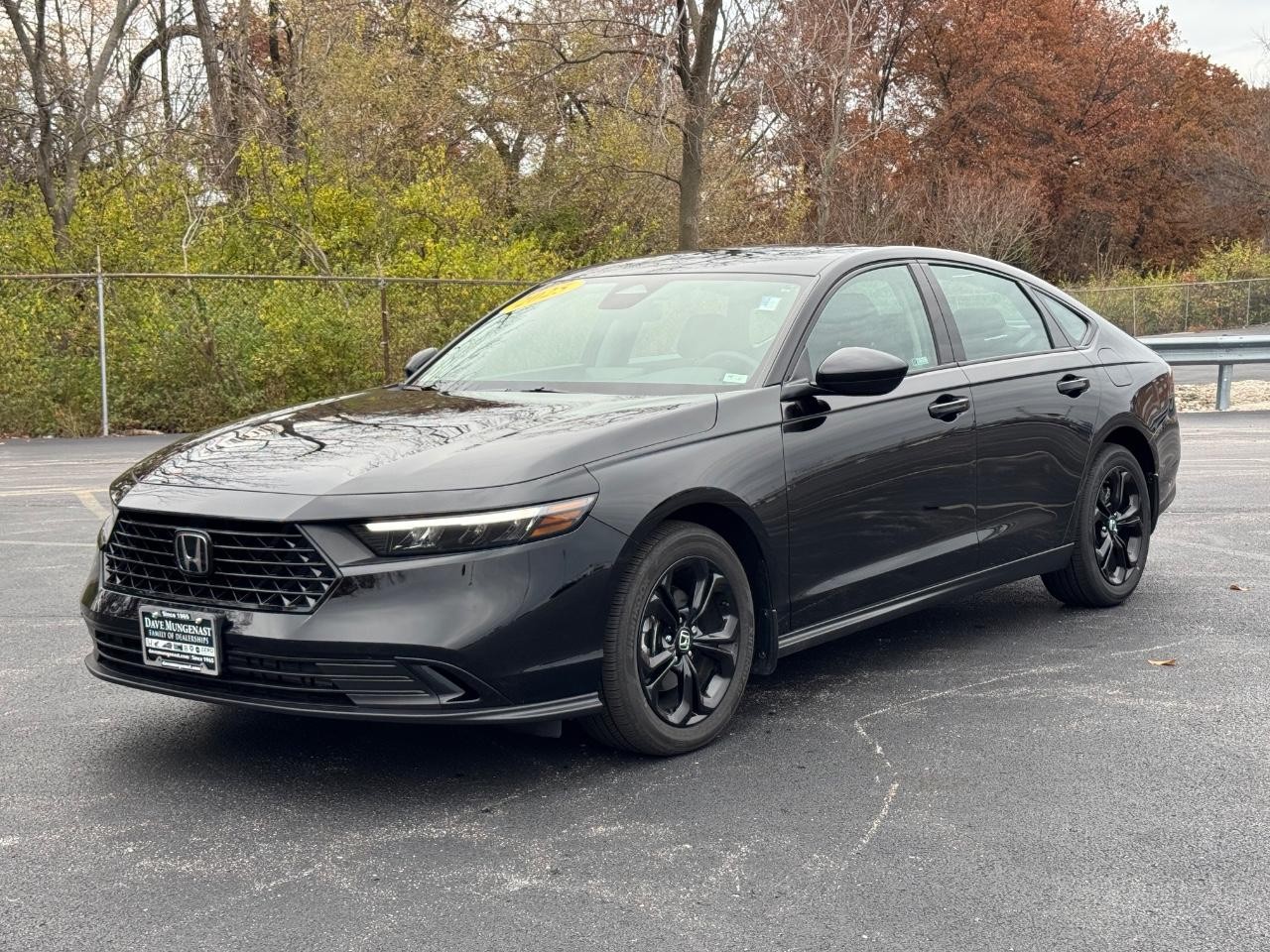 Honda Accord Sedan Vehicle Full-screen Gallery Image 08