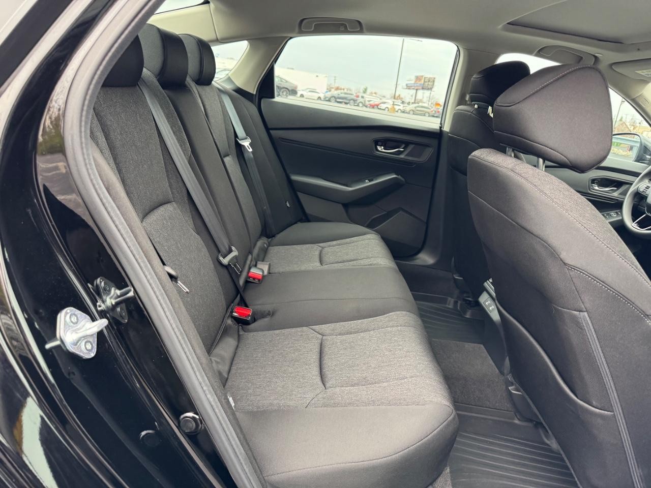 Honda Accord Sedan Vehicle Full-screen Gallery Image 10