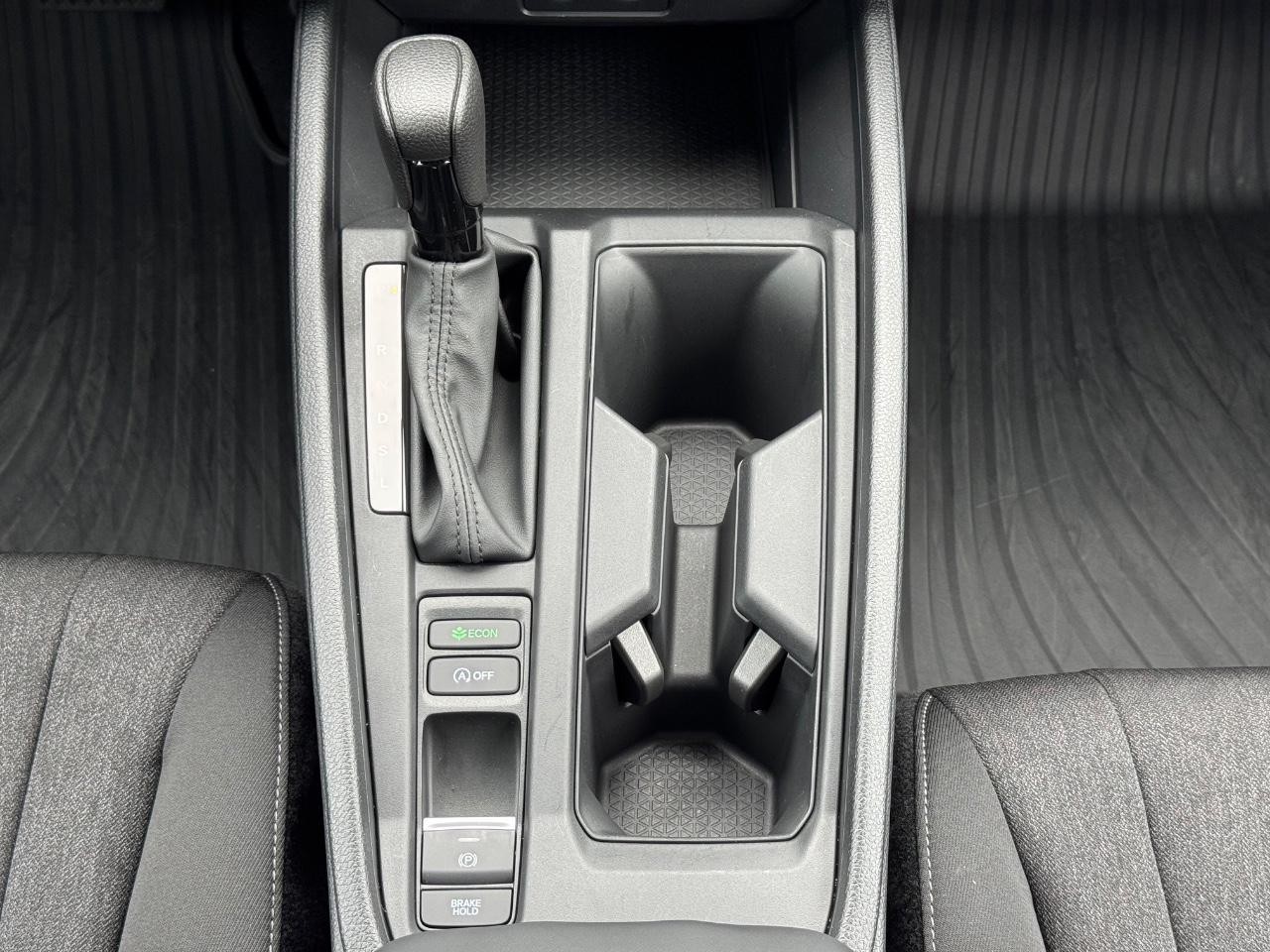 Honda Accord Sedan Vehicle Full-screen Gallery Image 15