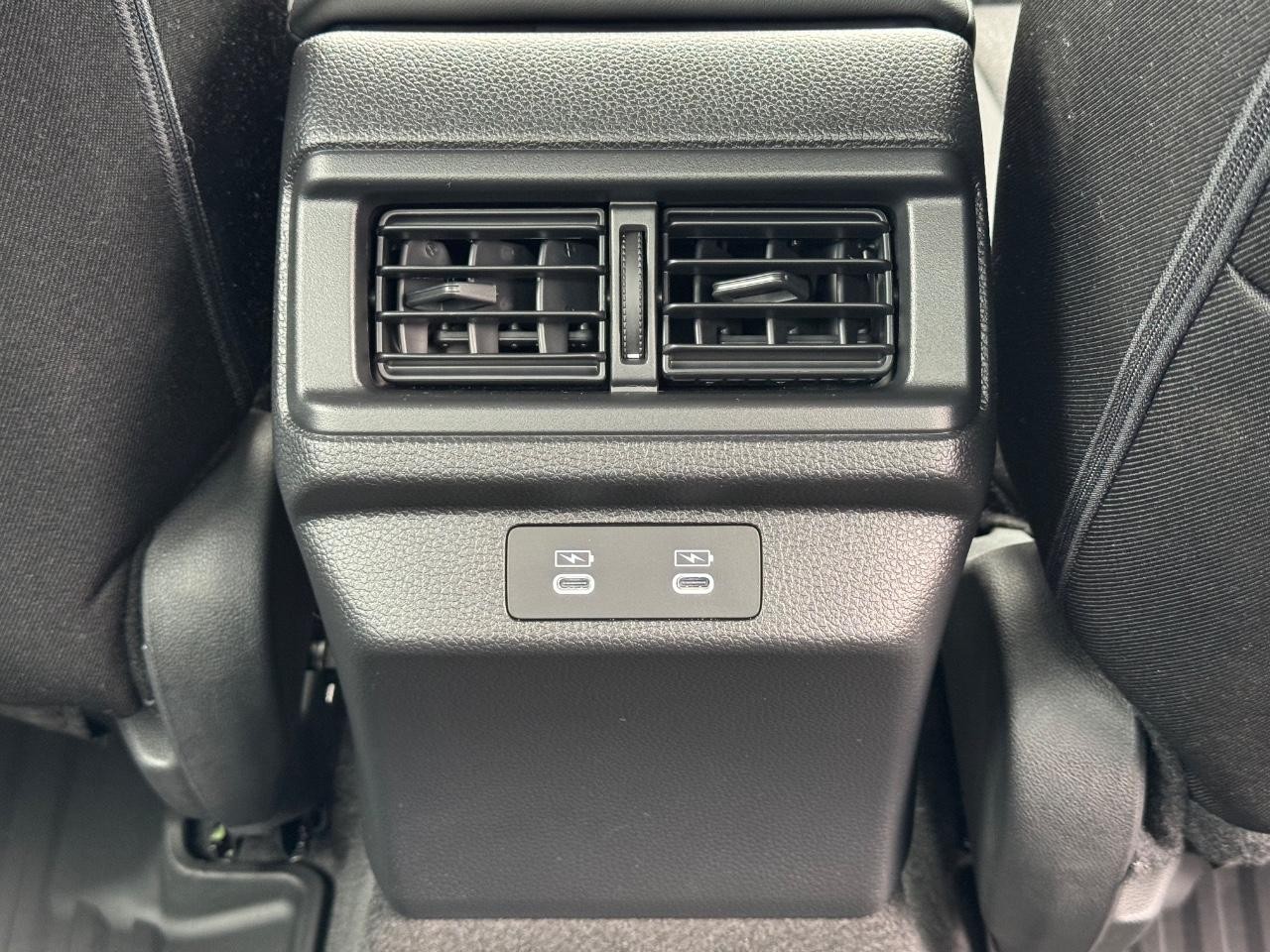 Honda Accord Sedan Vehicle Full-screen Gallery Image 16