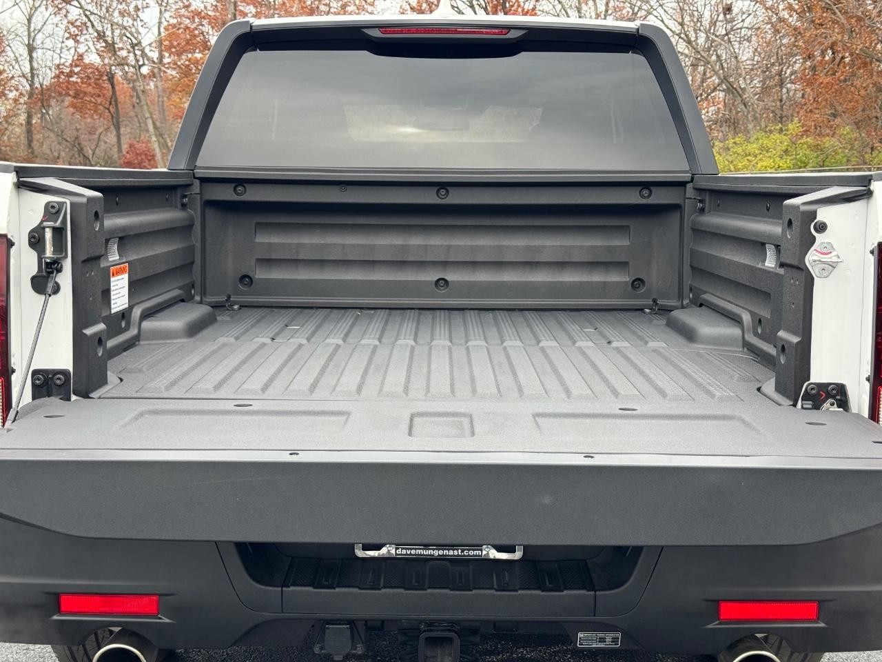 Honda Ridgeline Vehicle Full-screen Gallery Image 04