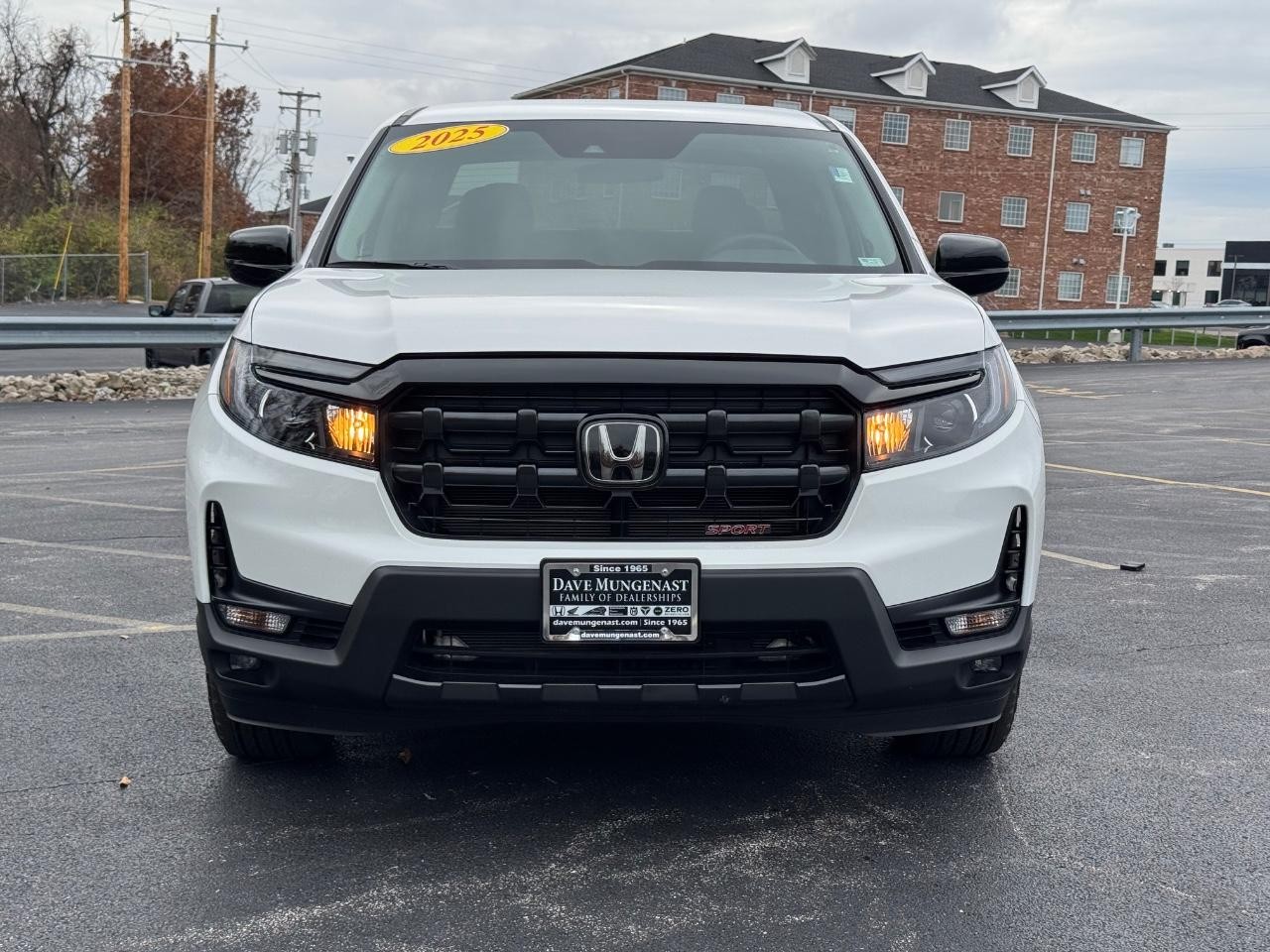 Honda Ridgeline Vehicle Full-screen Gallery Image 09