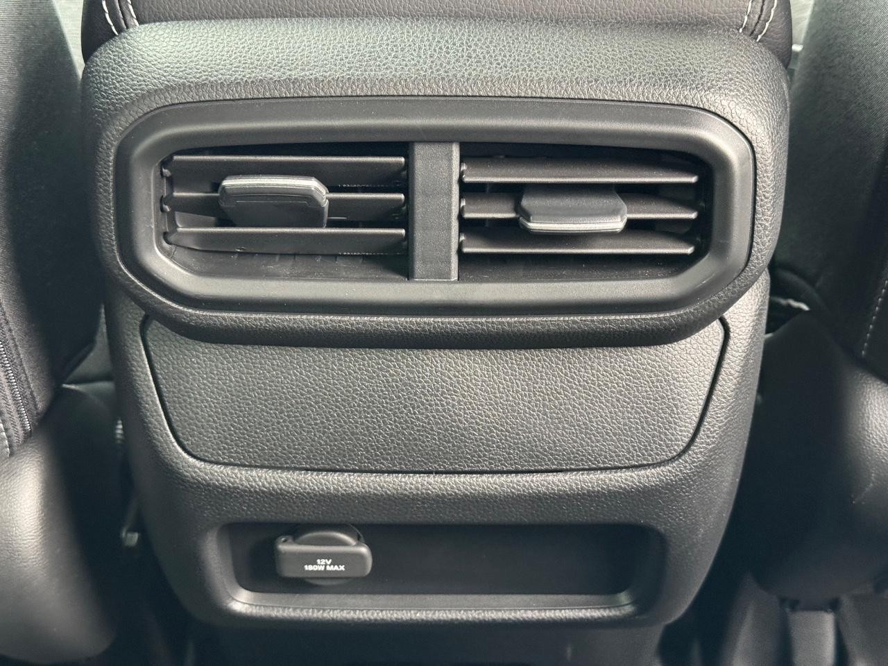 Honda Ridgeline Vehicle Full-screen Gallery Image 16