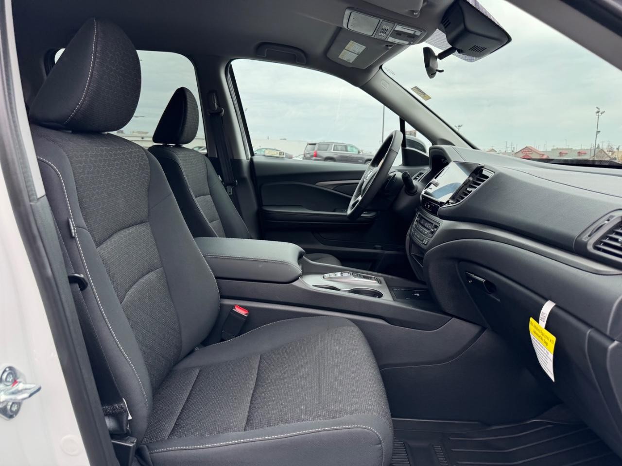 Honda Ridgeline Vehicle Full-screen Gallery Image 17