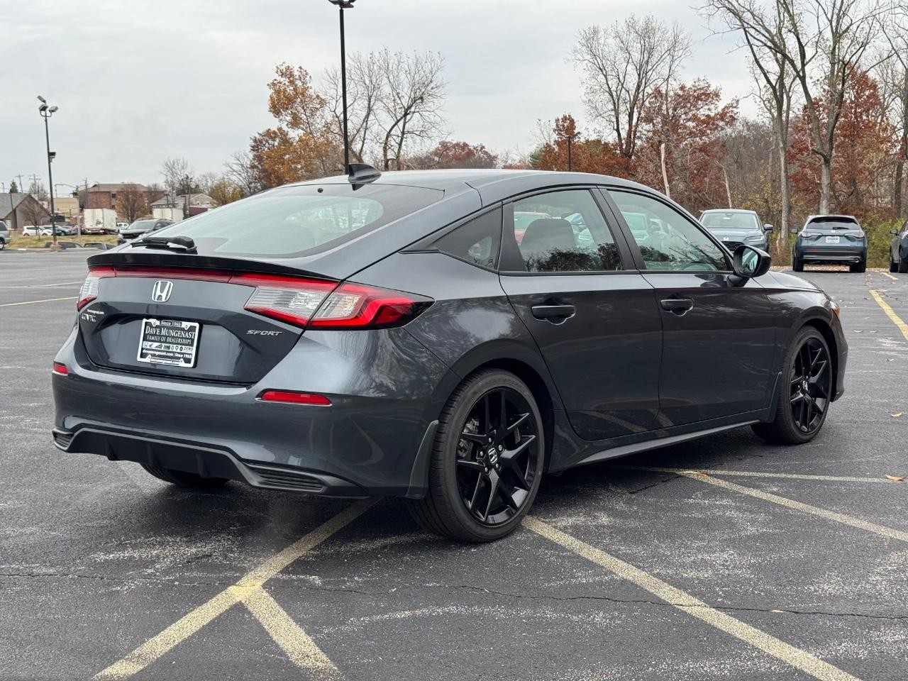 Honda Civic Hatchback Vehicle Full-screen Gallery Image 03