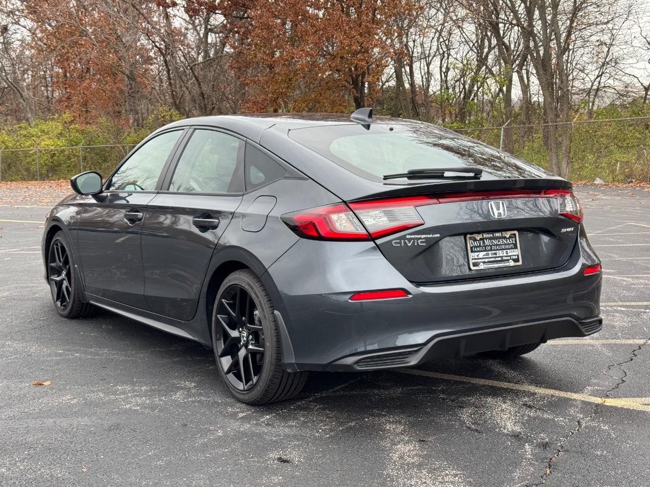 Honda Civic Hatchback Vehicle Full-screen Gallery Image 06