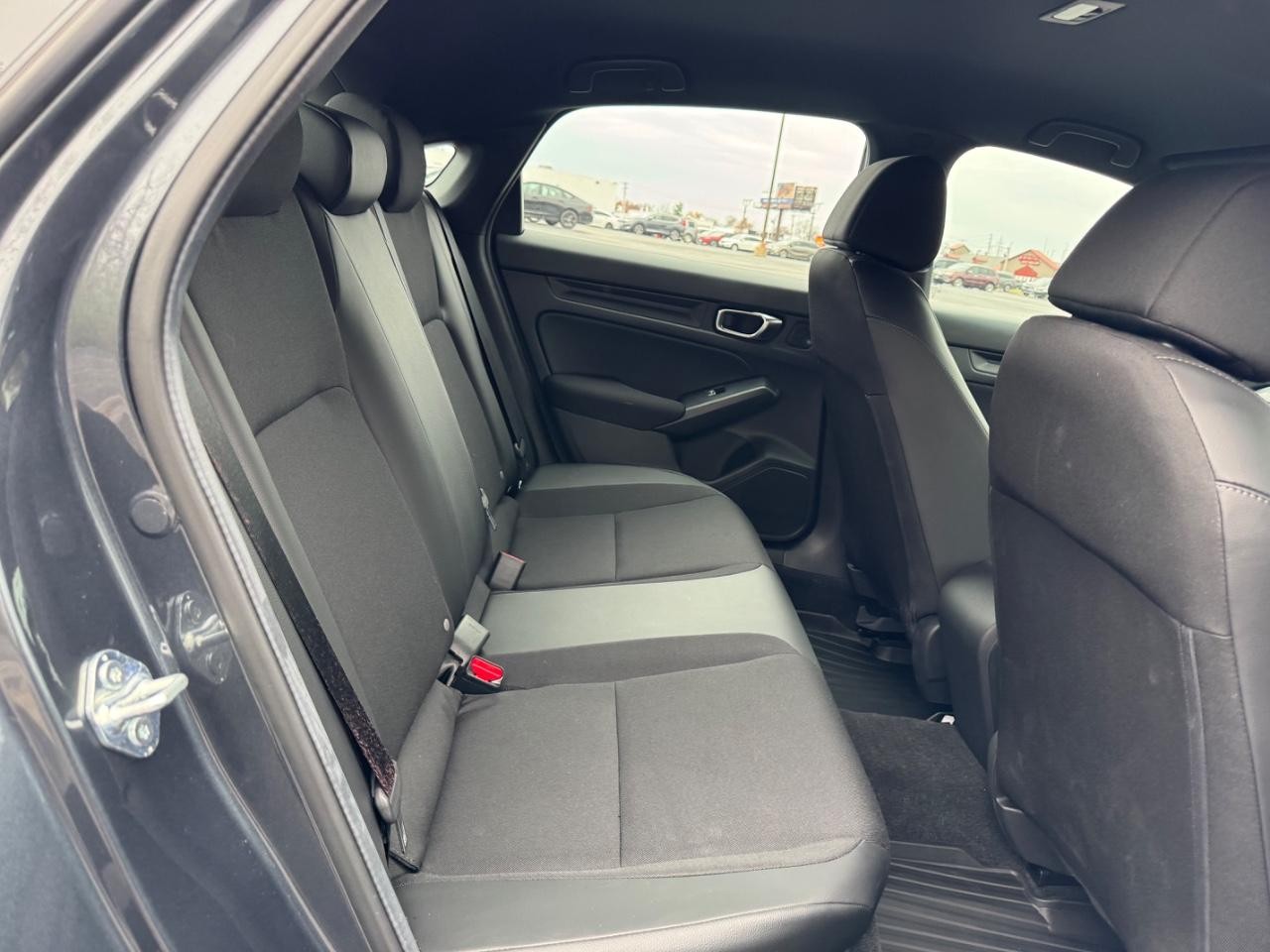 Honda Civic Hatchback Vehicle Full-screen Gallery Image 10