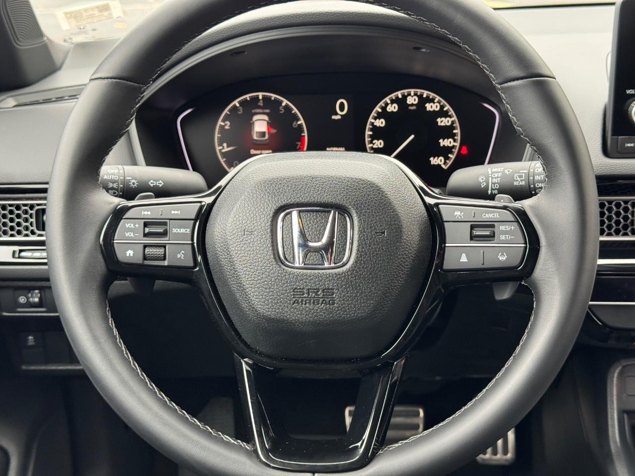 Honda Civic Hatchback Vehicle Full-screen Gallery Image 12