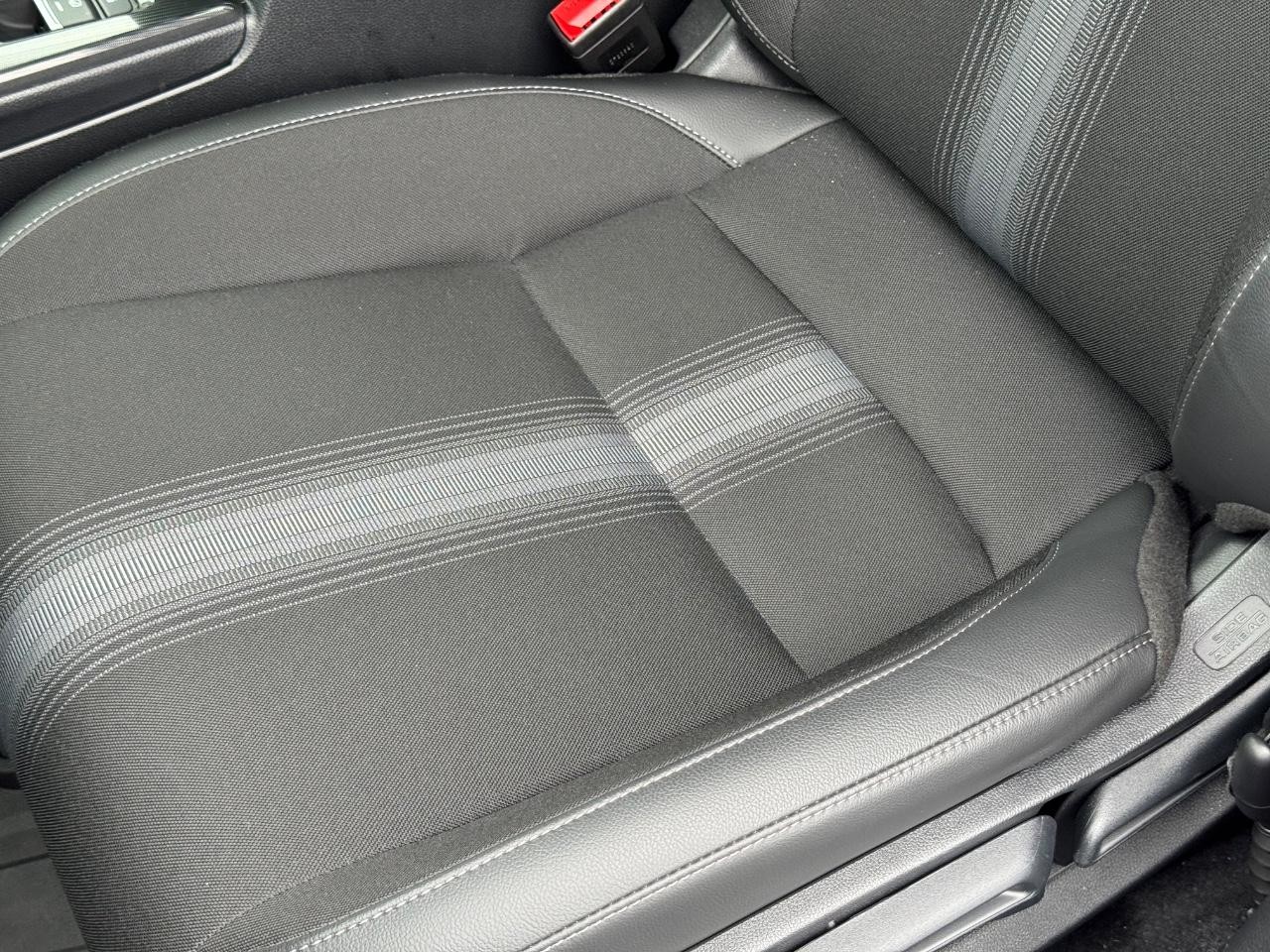 Honda Civic Hatchback Vehicle Full-screen Gallery Image 24