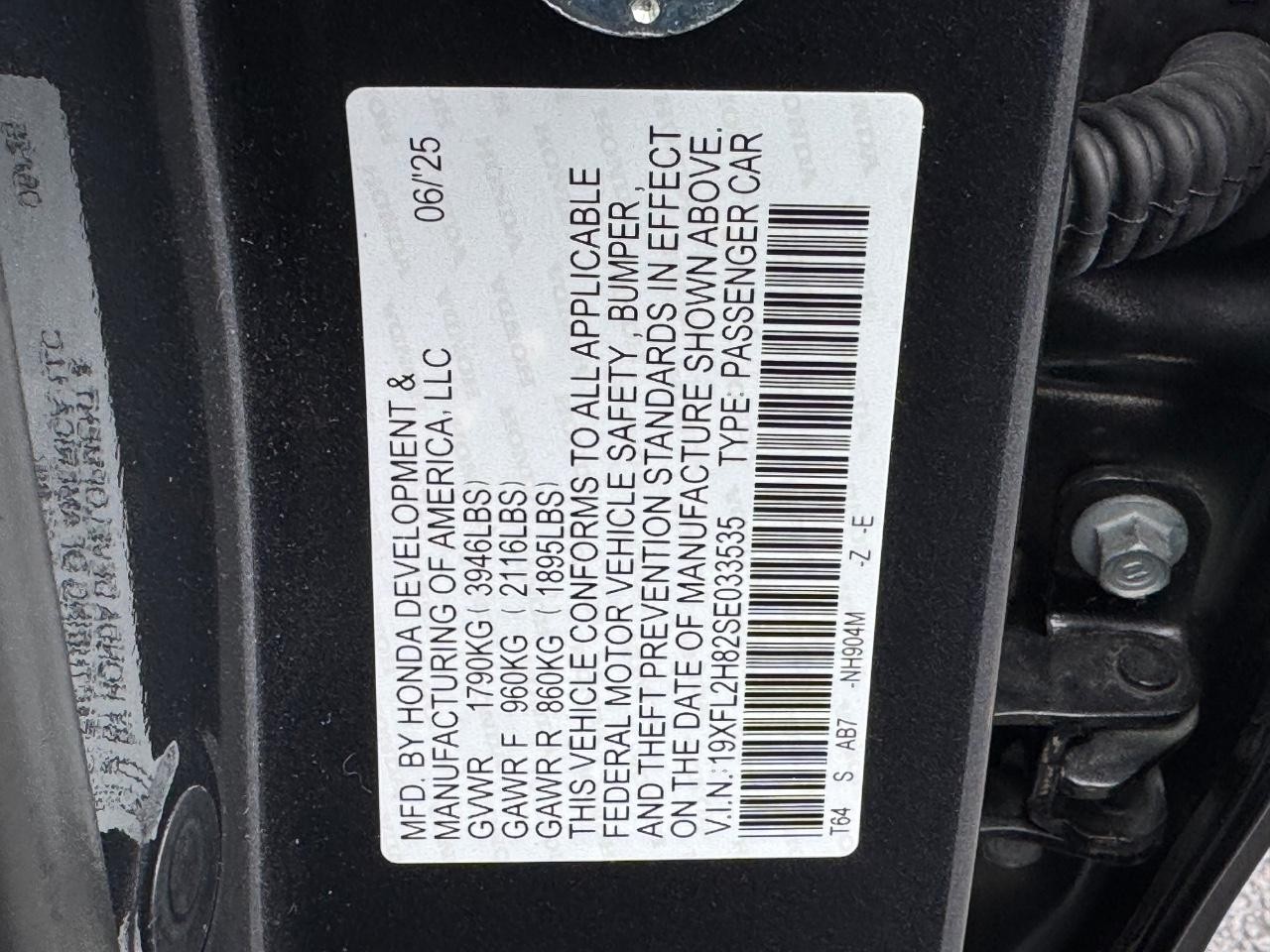 Honda Civic Hatchback Vehicle Full-screen Gallery Image 25