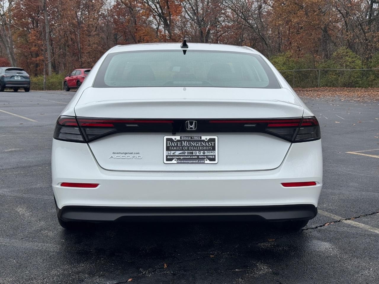 Honda Accord Sedan Vehicle Full-screen Gallery Image 05