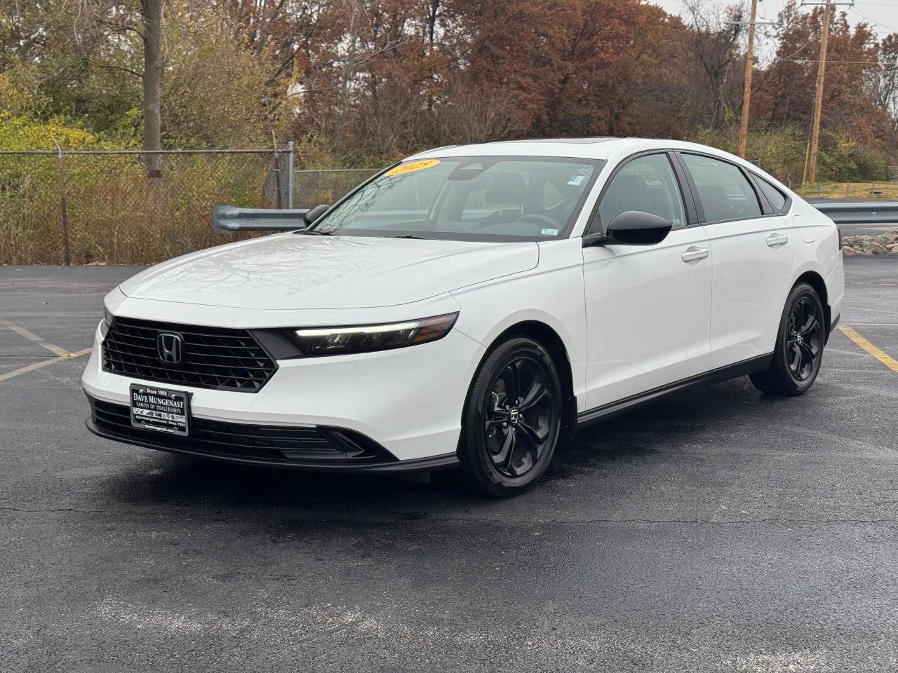 Honda Accord Sedan Vehicle Full-screen Gallery Image 08