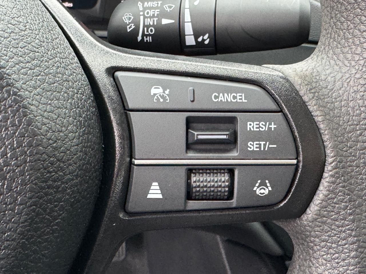 Honda Accord Sedan Vehicle Full-screen Gallery Image 22