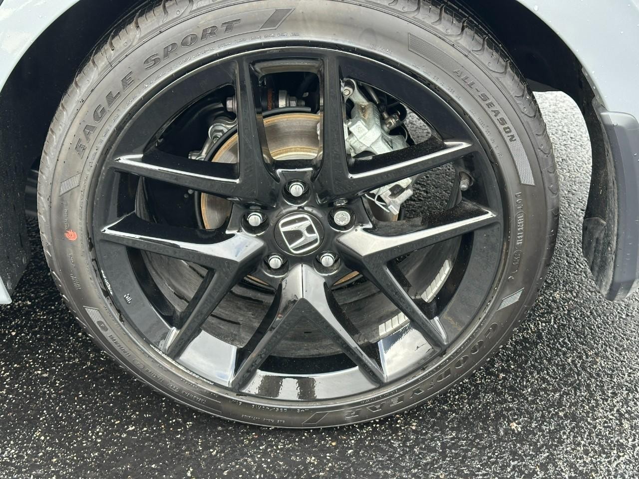 Honda Civic Hatchback Vehicle Full-screen Gallery Image 07