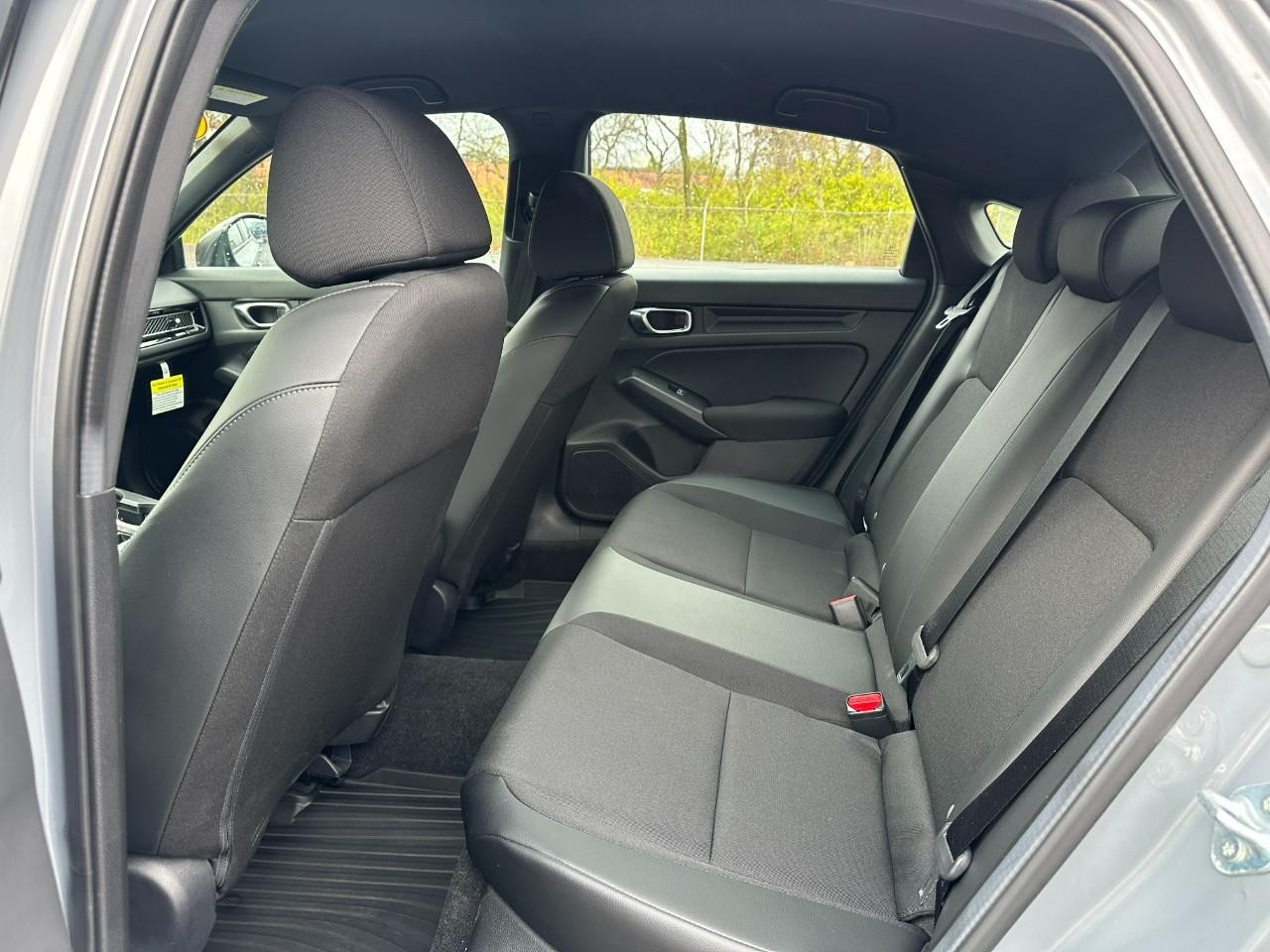 Honda Civic Hatchback Vehicle Full-screen Gallery Image 10