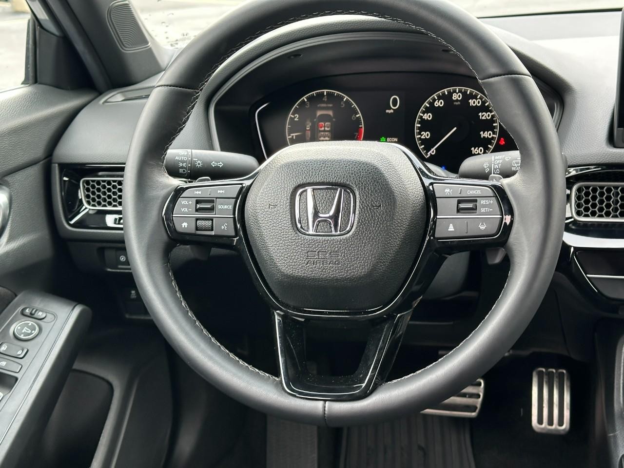 Honda Civic Hatchback Vehicle Full-screen Gallery Image 12