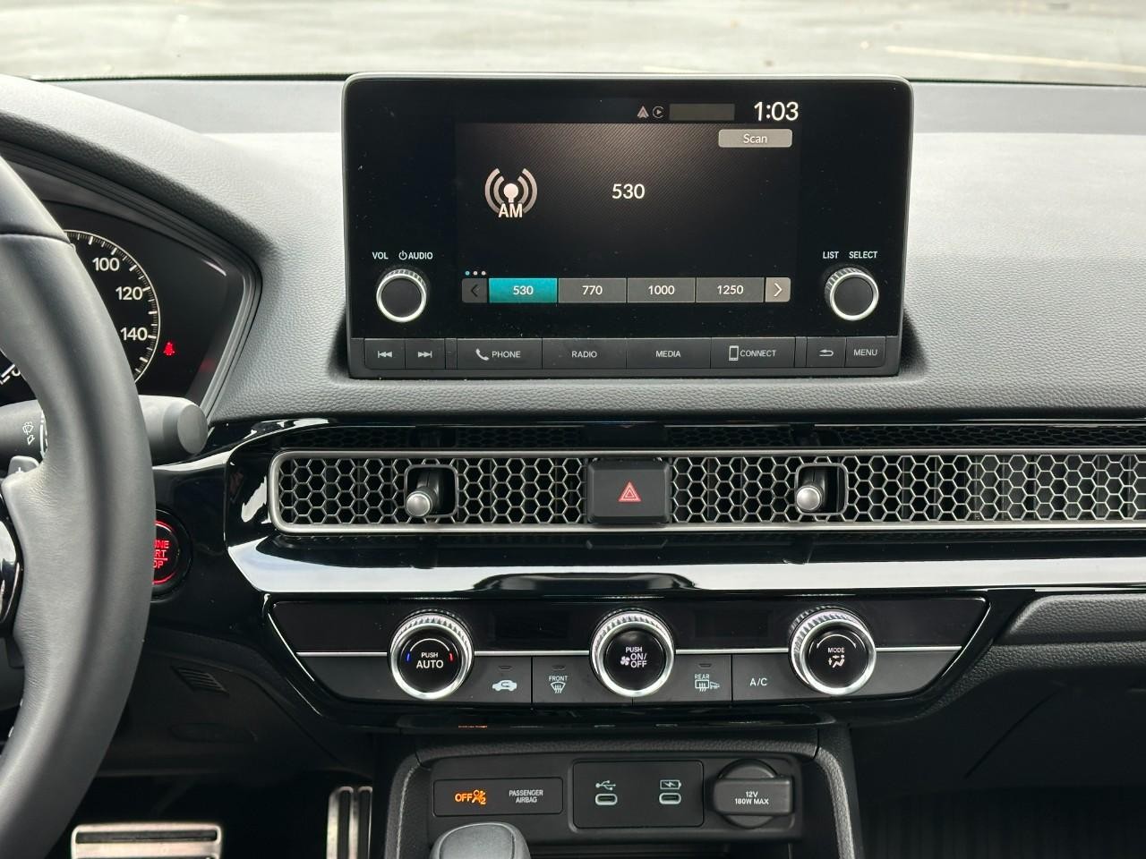 Honda Civic Hatchback Vehicle Full-screen Gallery Image 13