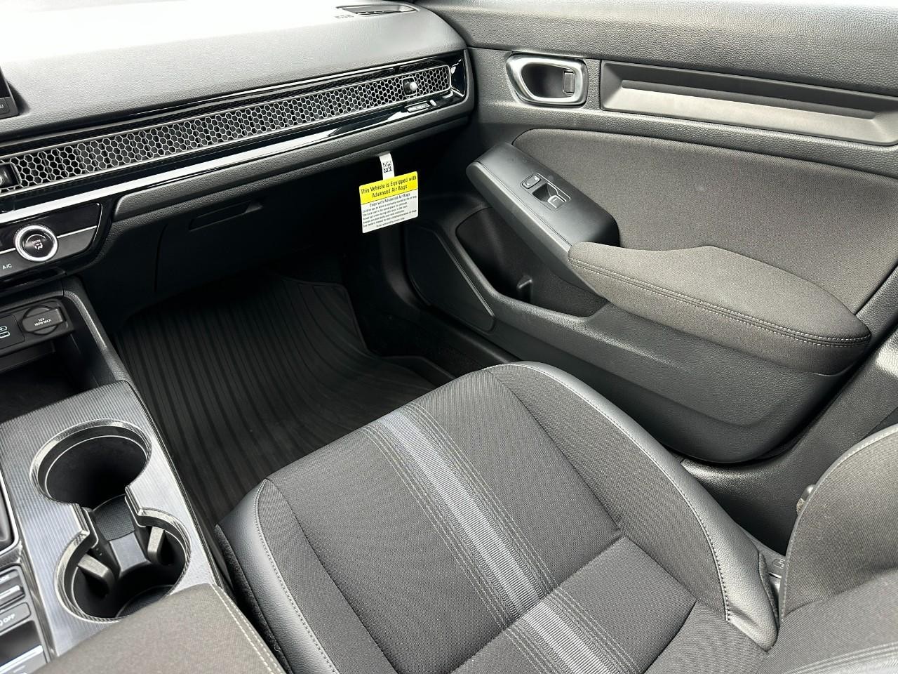 Honda Civic Hatchback Vehicle Full-screen Gallery Image 15