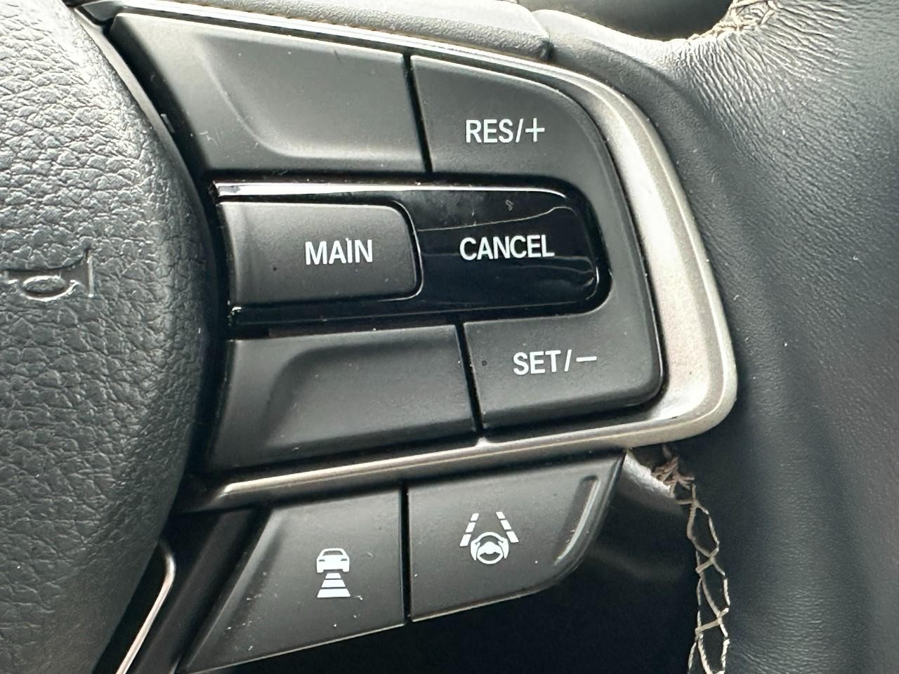 Honda Insight Vehicle Full-screen Gallery Image 19