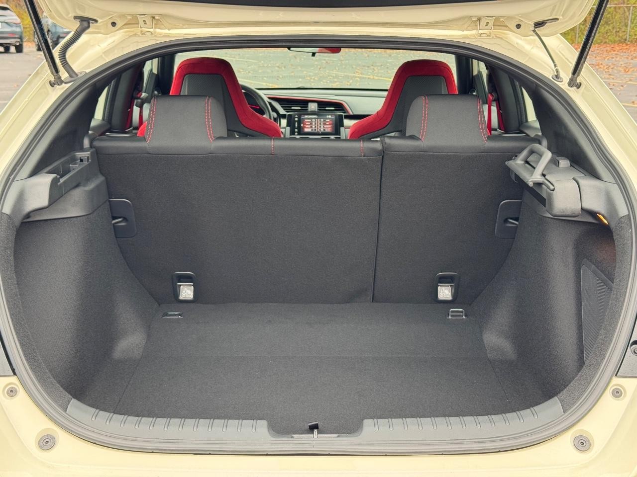 Honda Civic Type R Vehicle Full-screen Gallery Image 04