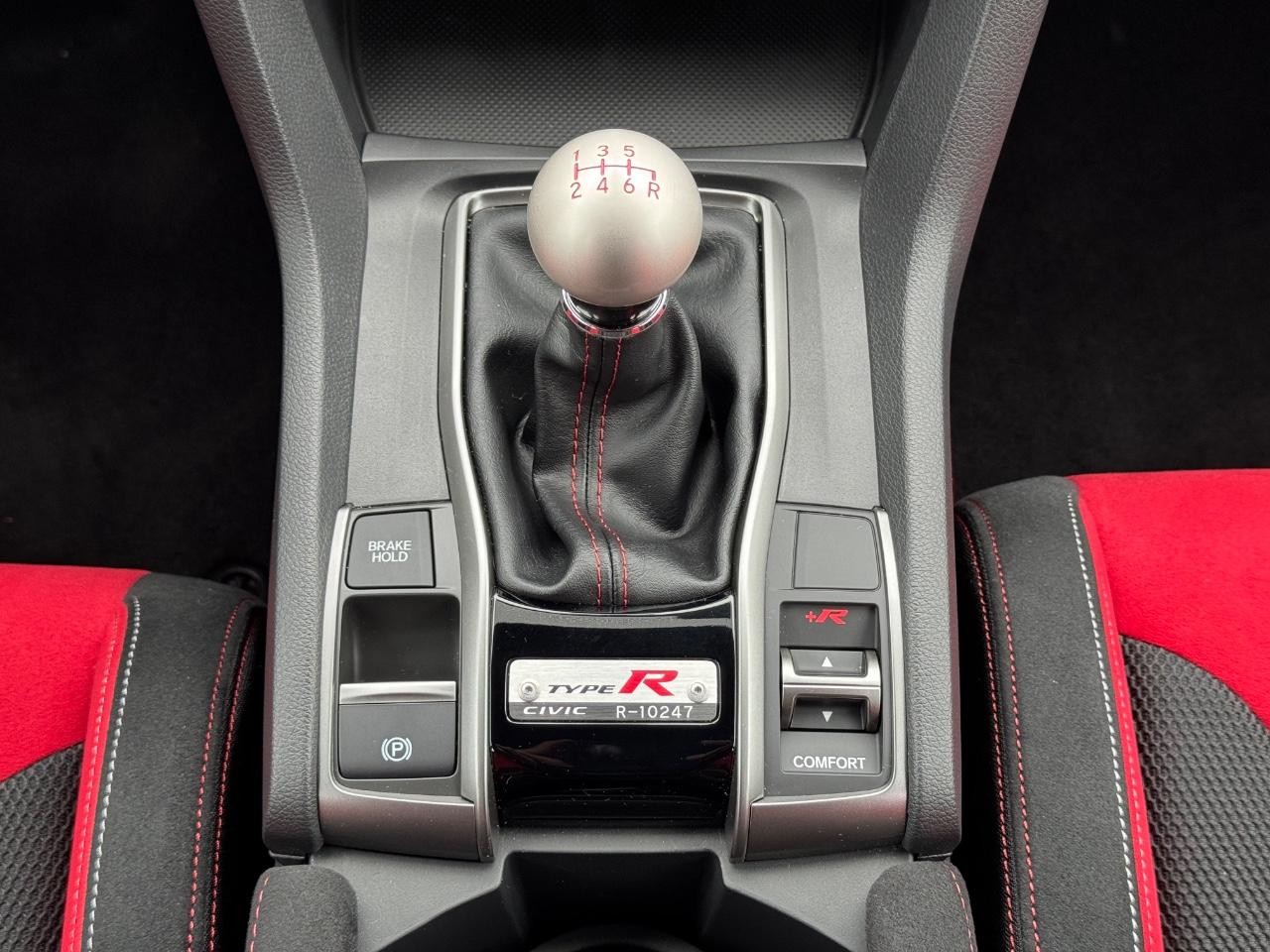 Honda Civic Type R Vehicle Full-screen Gallery Image 14