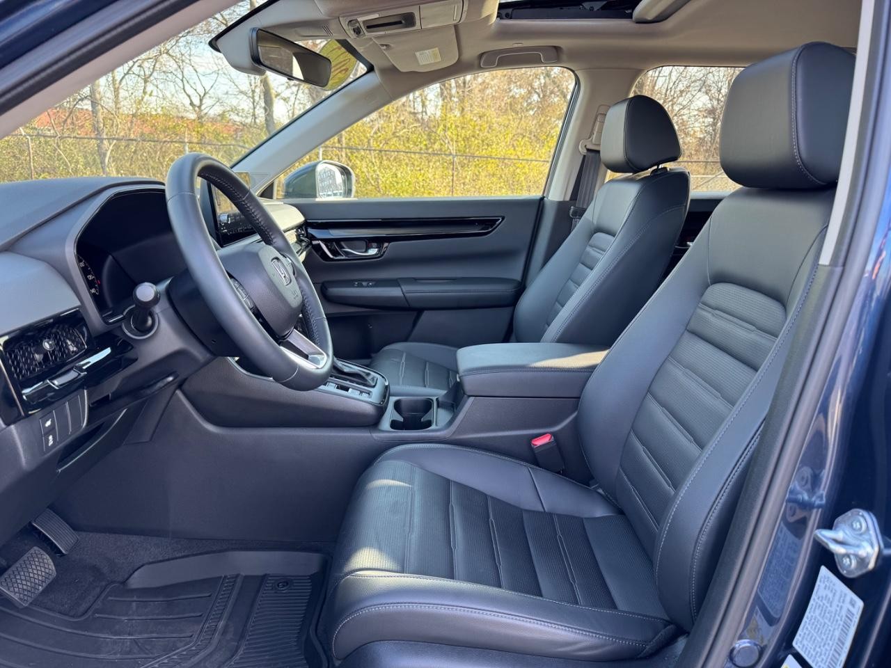 Honda CR-V Vehicle Full-screen Gallery Image 18