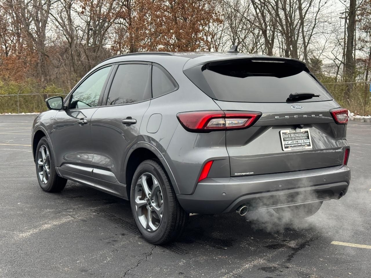 Ford Escape Vehicle Full-screen Gallery Image 06