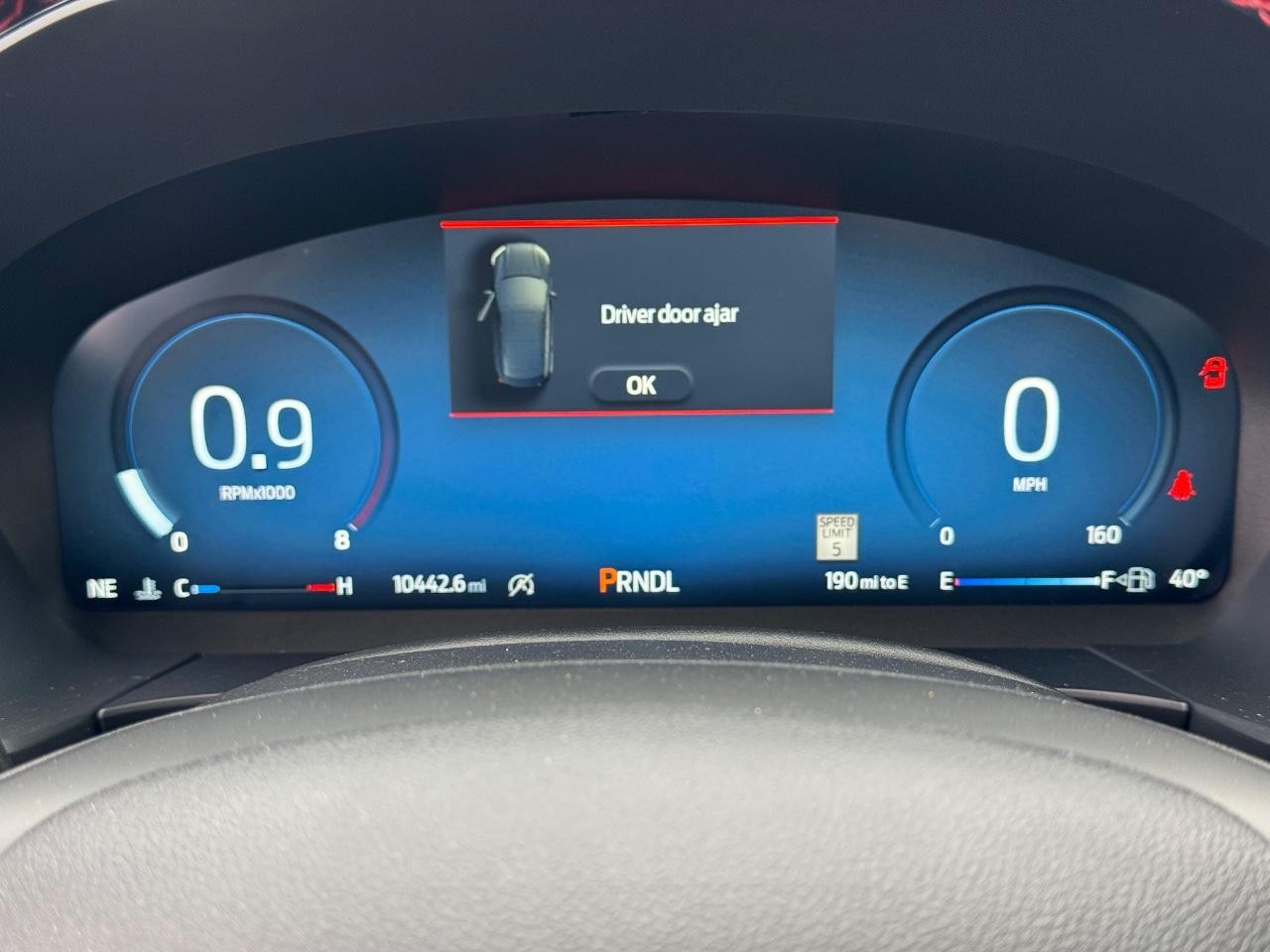 Ford Escape Vehicle Full-screen Gallery Image 19