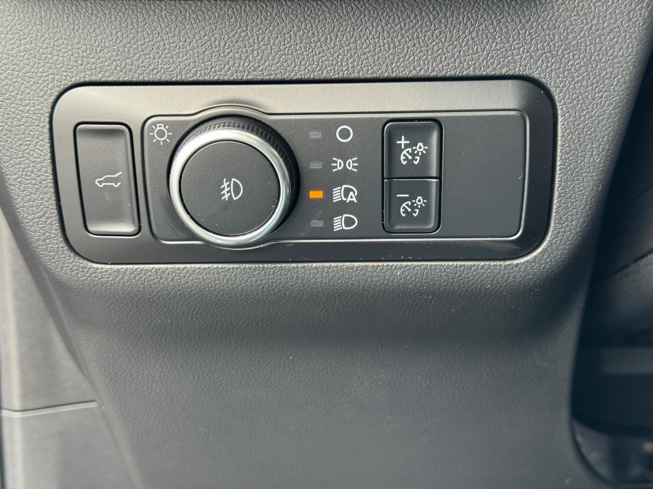 Ford Escape Vehicle Full-screen Gallery Image 22