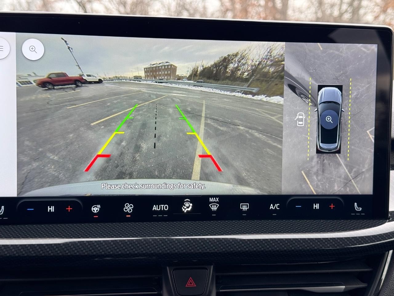 Ford Escape Vehicle Full-screen Gallery Image 23