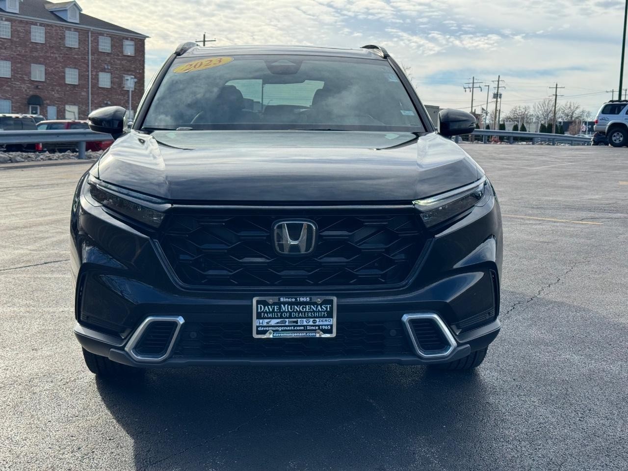 Honda CR-V Hybrid Vehicle Full-screen Gallery Image 09