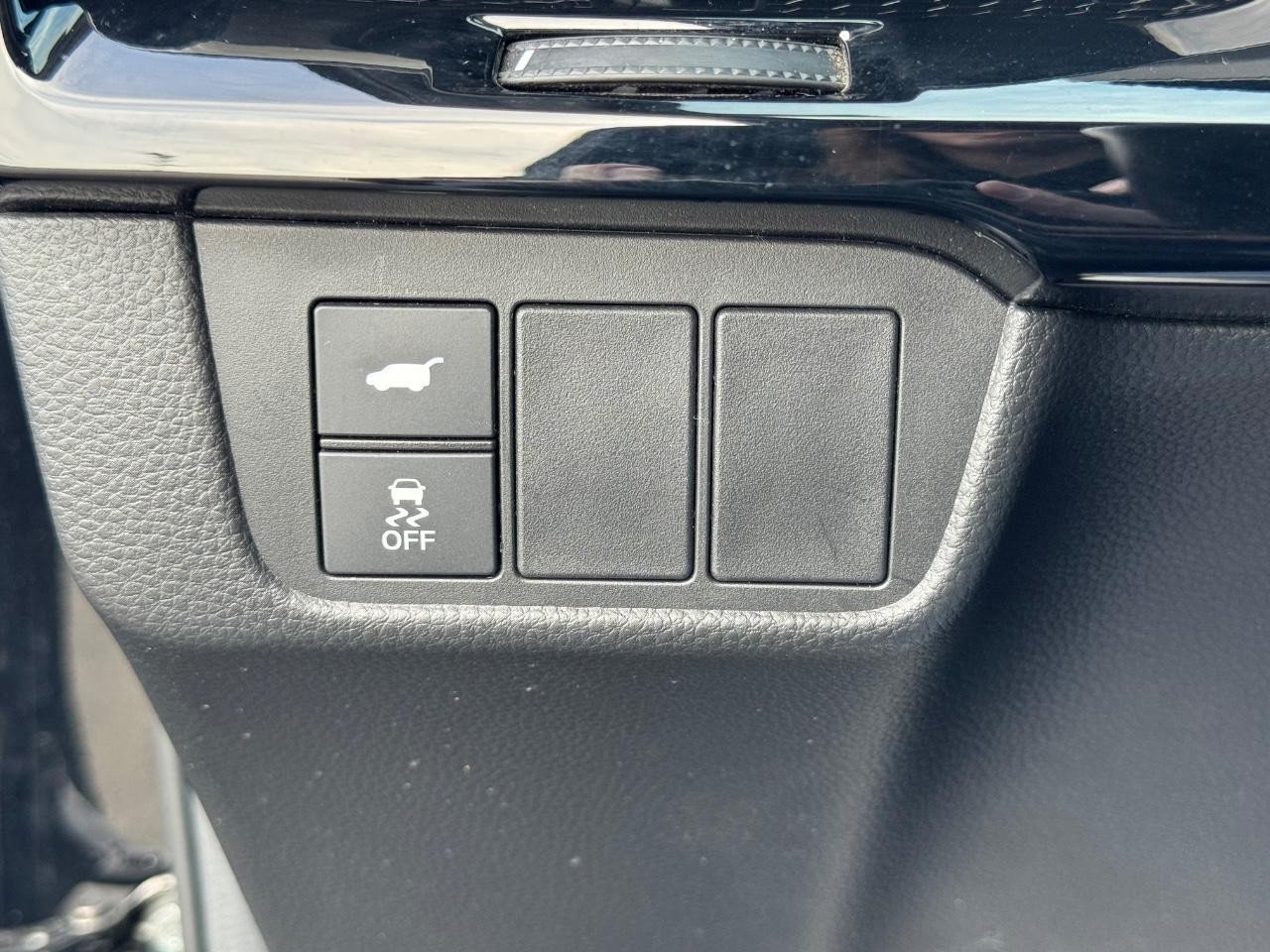 Honda CR-V Hybrid Vehicle Full-screen Gallery Image 23