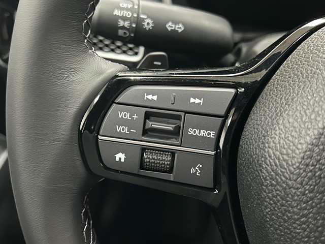 Honda Civic Hatchback Hybrid Vehicle Full-screen Gallery Image 15