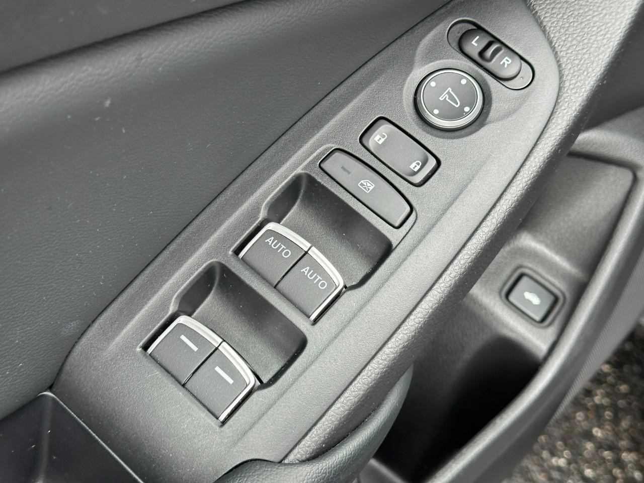 Honda Accord Hybrid Vehicle Full-screen Gallery Image 18