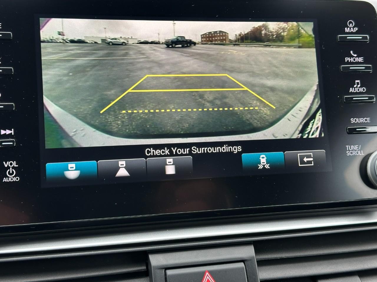 Honda Accord Hybrid Vehicle Full-screen Gallery Image 26