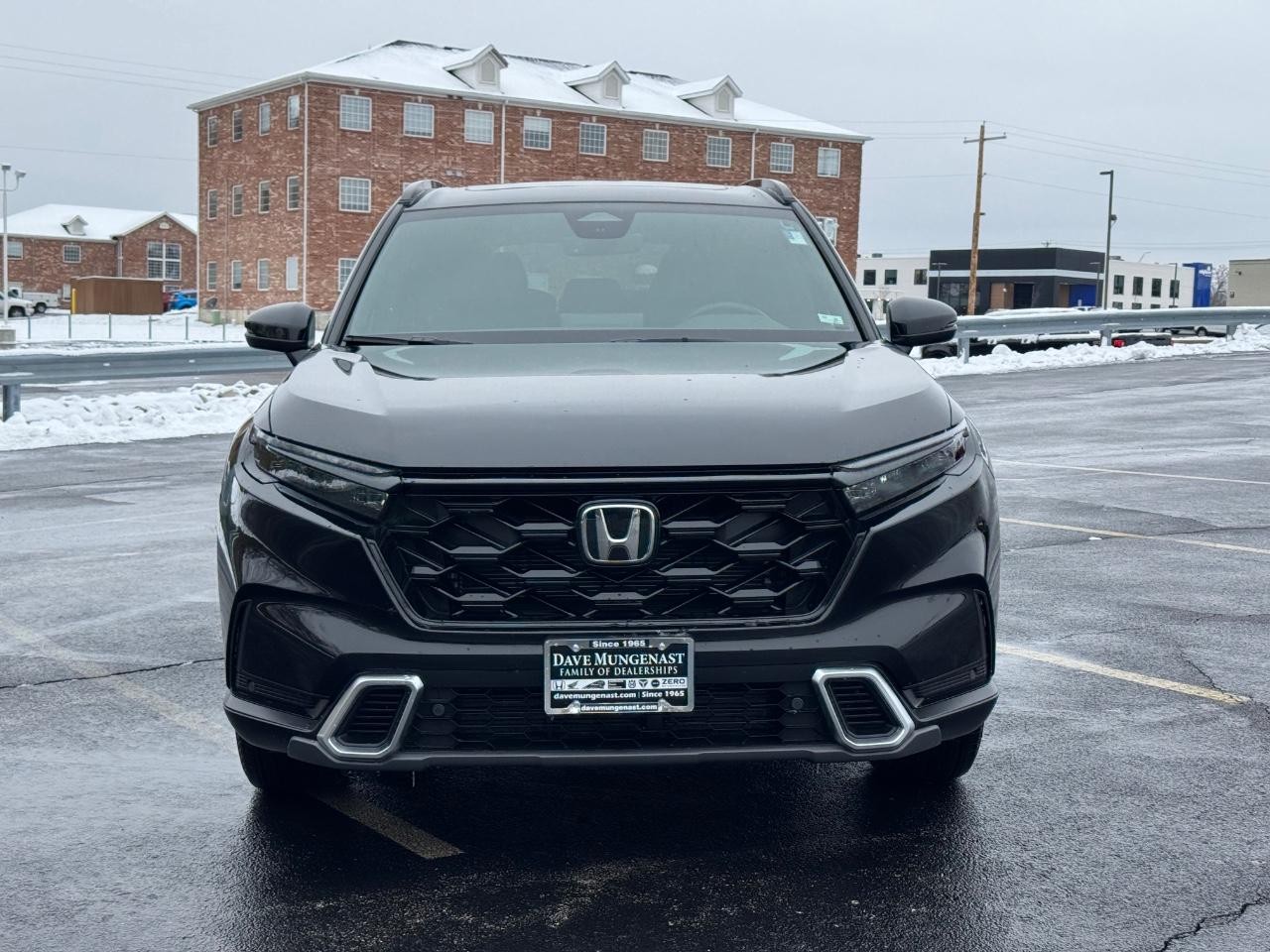 Honda CR-V Hybrid Vehicle Full-screen Gallery Image 09