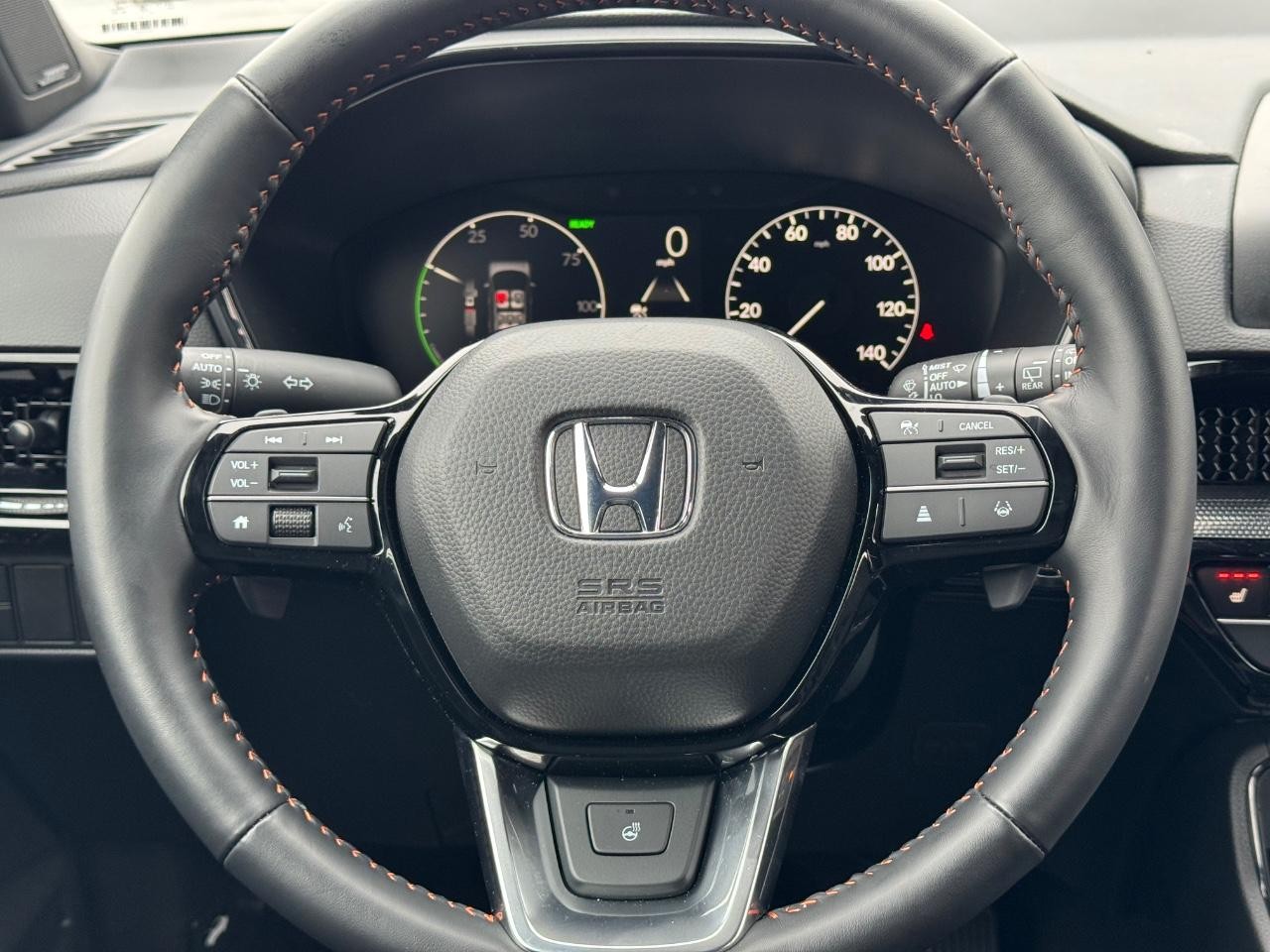 Honda CR-V Hybrid Vehicle Full-screen Gallery Image 12