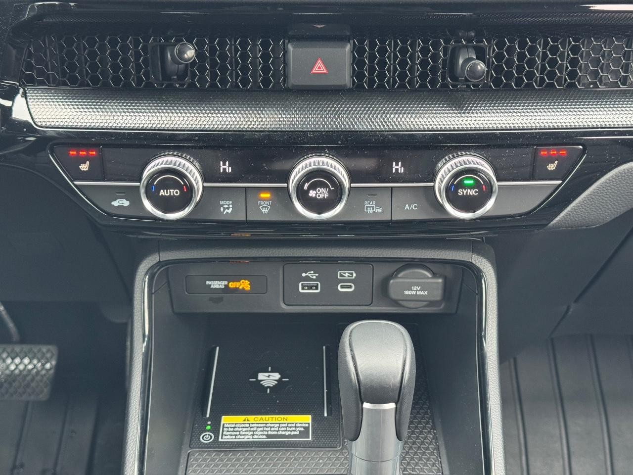 Honda CR-V Hybrid Vehicle Full-screen Gallery Image 14