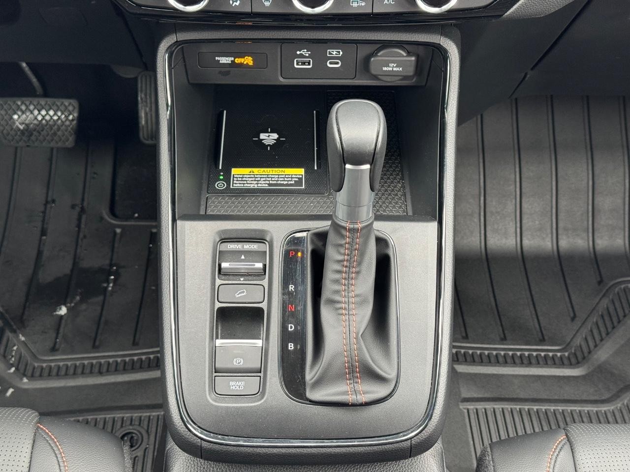 Honda CR-V Hybrid Vehicle Full-screen Gallery Image 15