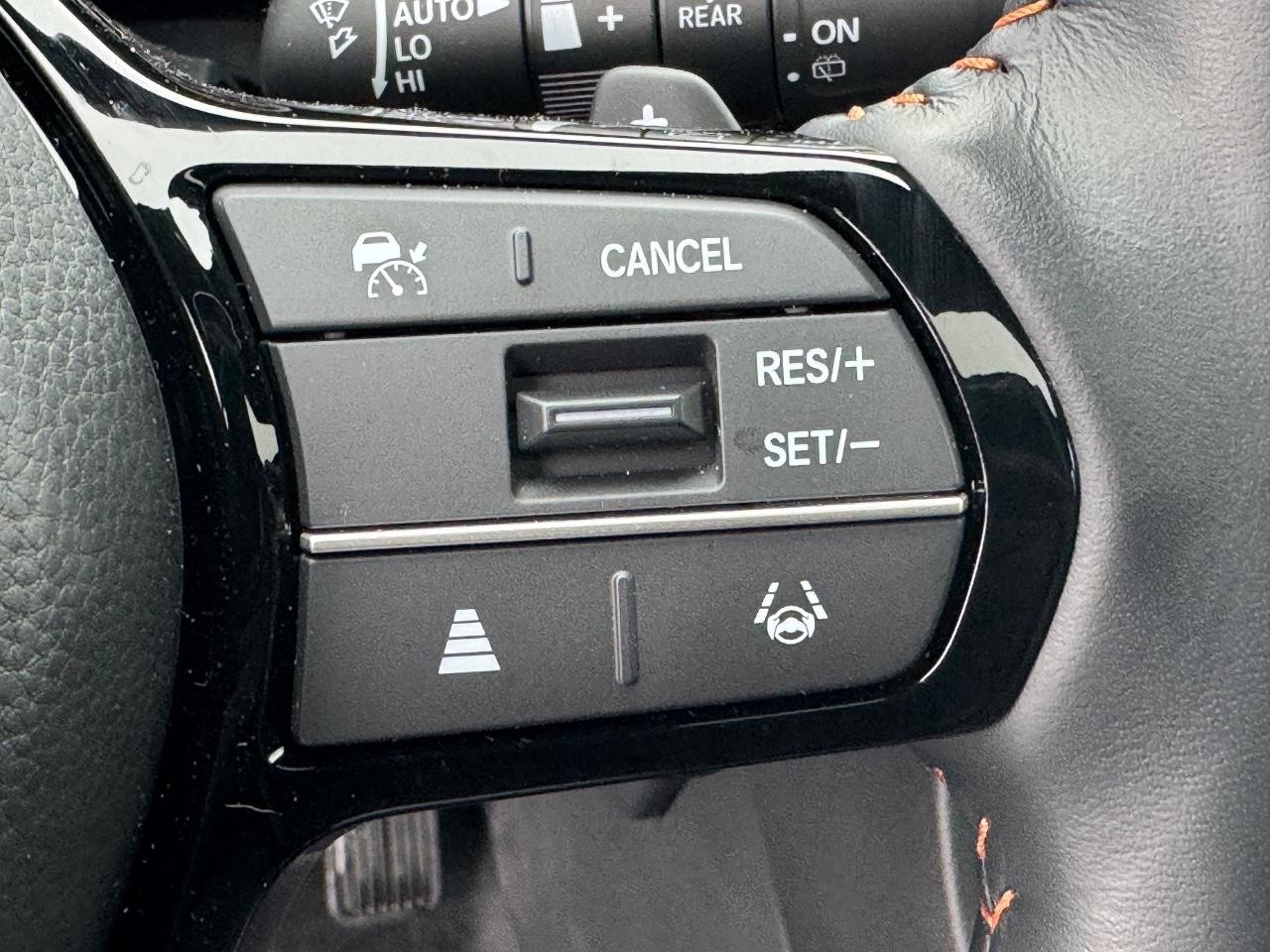 Honda CR-V Hybrid Vehicle Full-screen Gallery Image 22