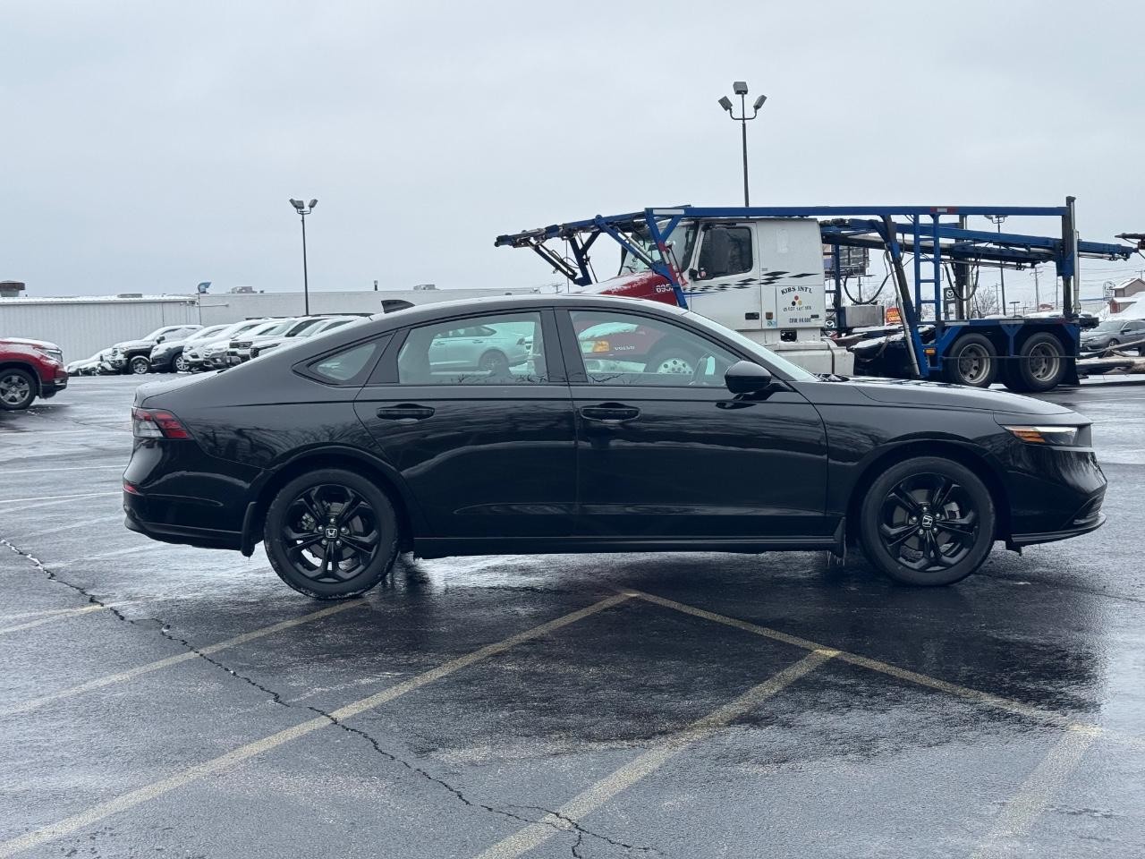 Honda Accord Sedan Vehicle Full-screen Gallery Image 02