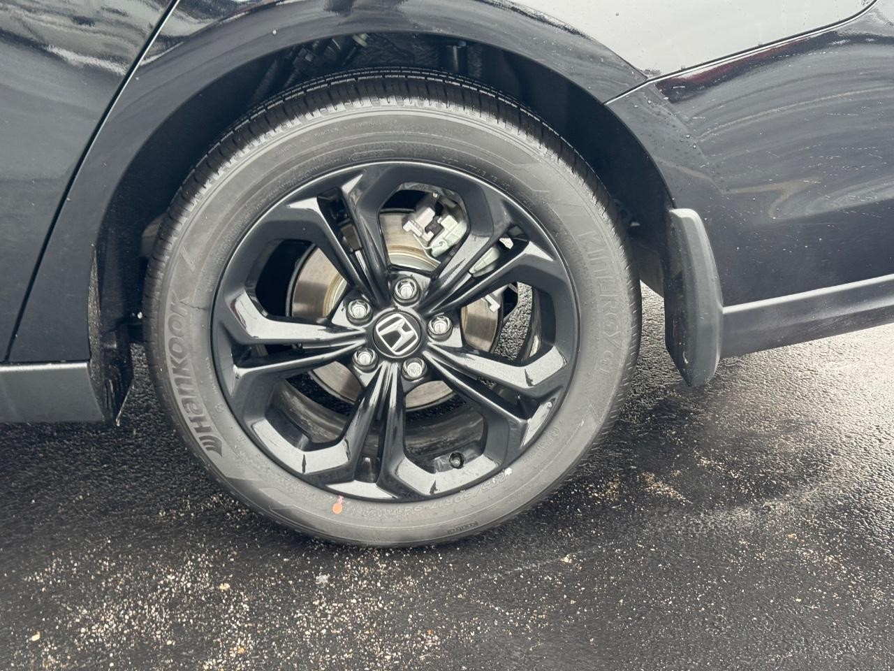 Honda Accord Sedan Vehicle Full-screen Gallery Image 07