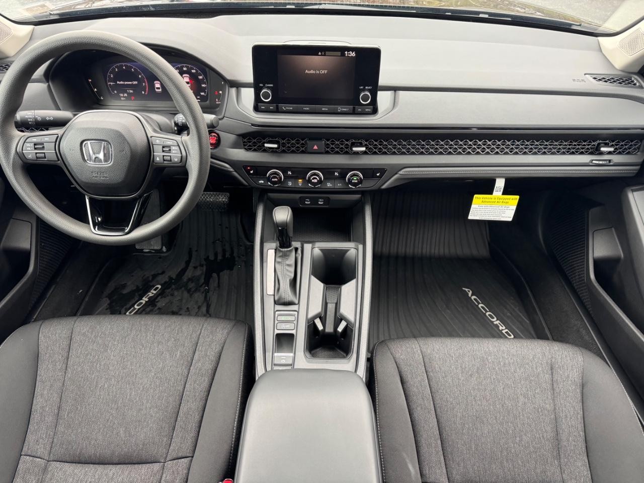 Honda Accord Sedan Vehicle Full-screen Gallery Image 12